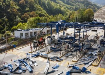 A motorcycle bomb was set off at the Pamplonita toll, on the Cucuta - Pamplona road on December 4.