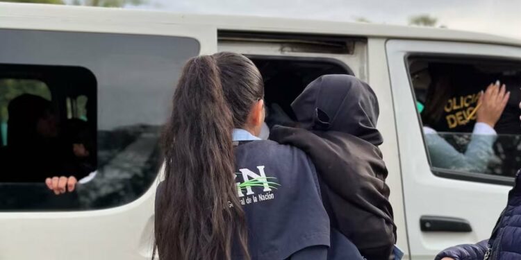 Rescataron a decenas de niños de una secta judía en Guatemala