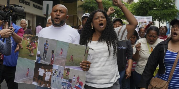 Surveillance videos appear to show 2 of 4 missing Ecuadorian kids taken by men in military uniform