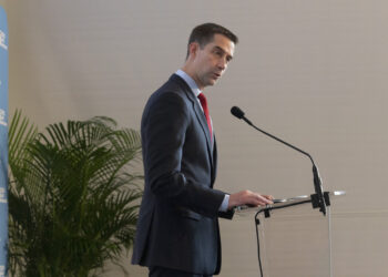 Tom Cotton does Trump's bidding, blocks bipartisan press shield bill