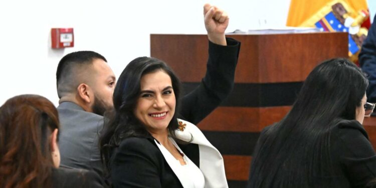 Verónica Abad, vicepresidenta de Ecuador destituida por Noboa, habla sobre su caso