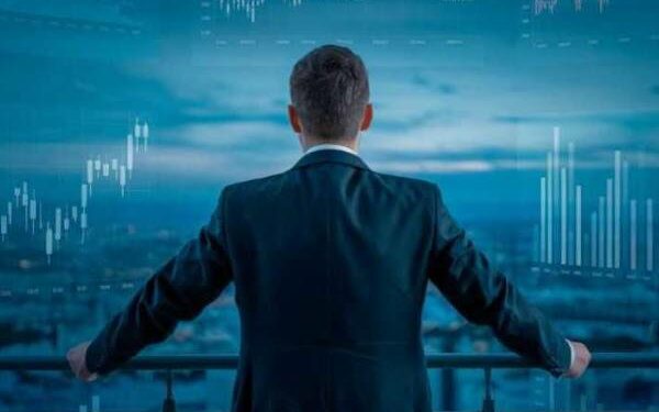 expertos y líderes analizaron el futuro económico de Ecuador