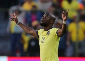 Enner Valencia: de las críticas post Copa América a un gol que quedó en la historia ante Colombia :: Olé Ecuador