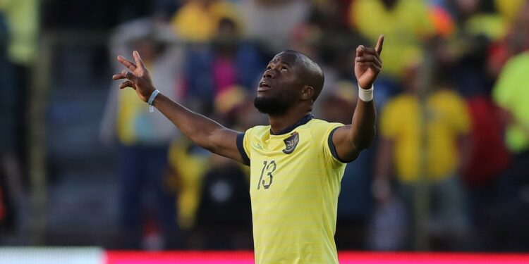 Enner Valencia: de las críticas post Copa América a un gol que quedó en la historia ante Colombia :: Olé Ecuador