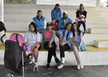 Venezuelan migrants in Ecuador rebuild lives through recycling