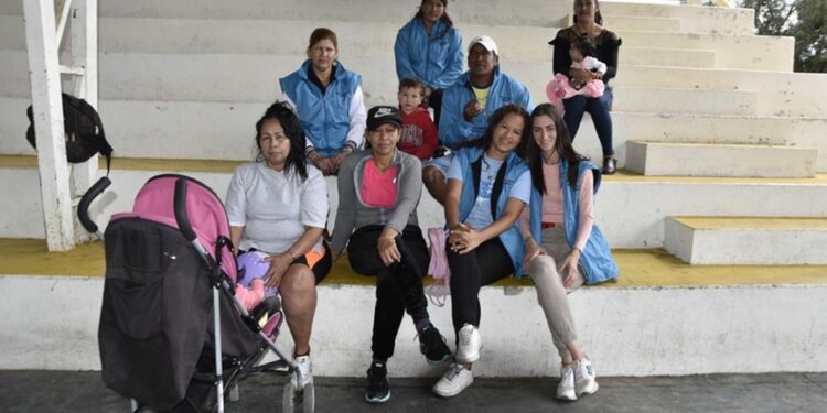 Venezuelan migrants in Ecuador rebuild lives through recycling