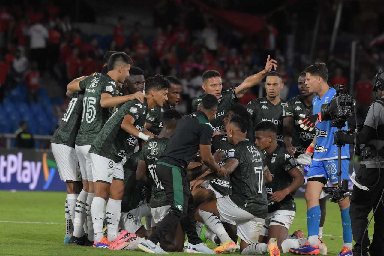 Momentos del partido entre América y Deportivo Cali por el clásico vallecaucano de la fecha 16 de la Liga II-2024.