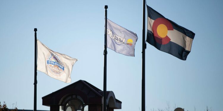 Colorado federal employees, military members set for raises in 2025