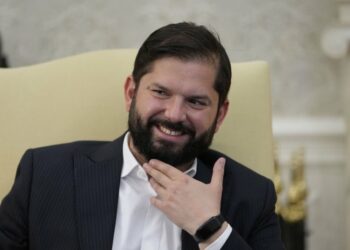 Chile's president completes historic Antarctica trip