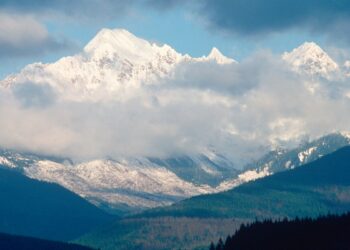 Snowiest places in USA include California mountain