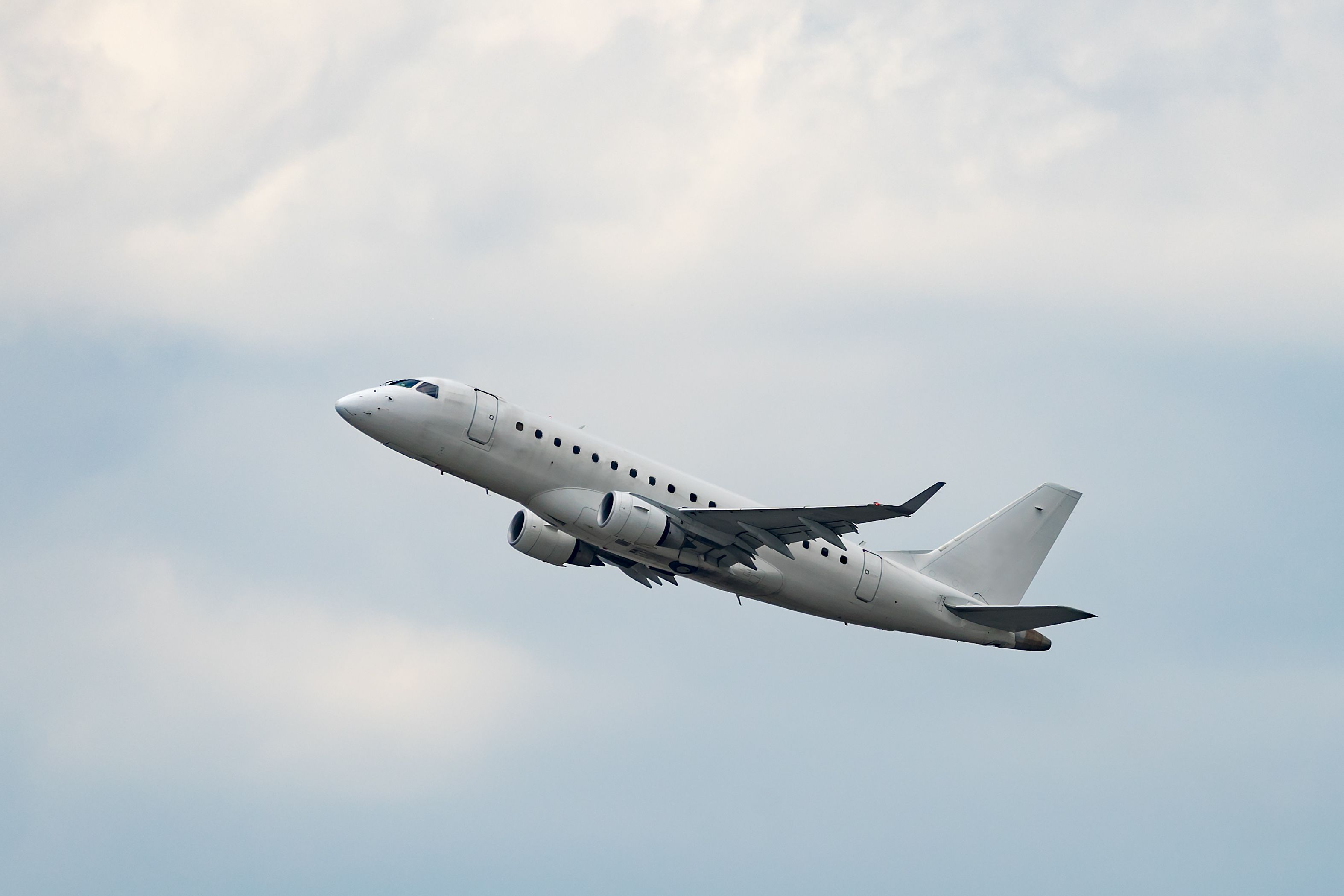 An Embraer E170 taking off