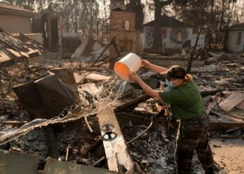 California fire live: Death toll rises to 10, officials say