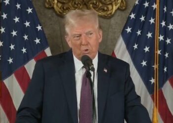 'Take a dip in the Gulf of AMERICA!' Who’s for, against Trump's plan to rename Gulf of Mexico