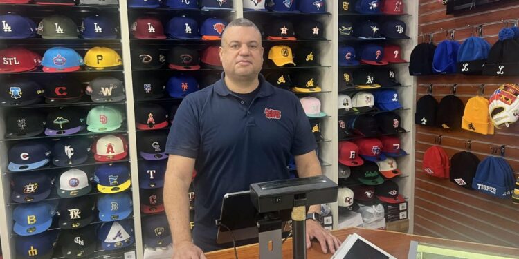 “Se habla LIDOM”: How Peligro Sports fuels Dominican baseball passion in New York City