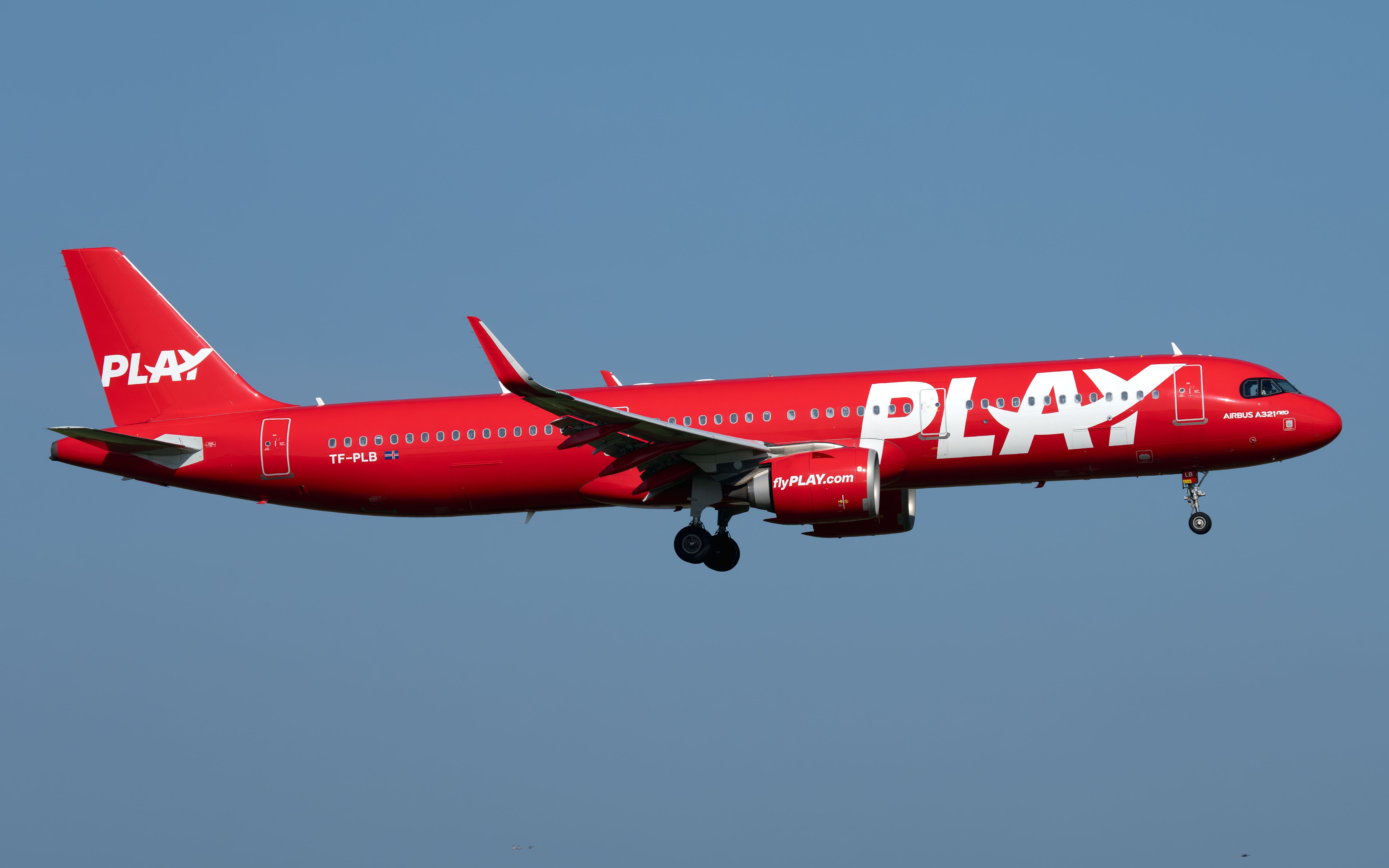 Play Airbus A321neo In Amsterdam