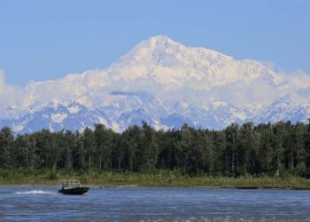 As he takes office, Trump orders Denali to be renamed Mount McKinley