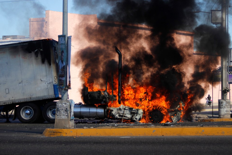 Burning truck in Culiacan, Sinaloa.