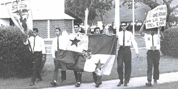 What Panamanians have to say about Trump's threats to retake the canal