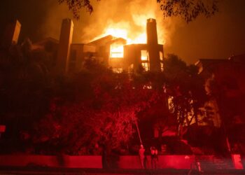 California fires live updates: If you fly a drone, you'll be prosecuted, DA warns