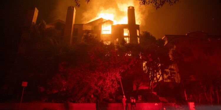 California fires live updates: If you fly a drone, you'll be prosecuted, DA warns