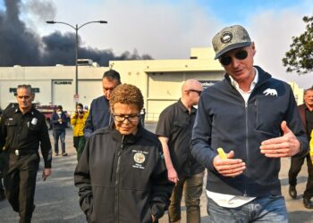 California fires live updates: Mayor's office denies report LAFD chief was dismissed