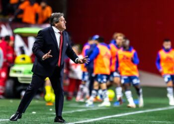 Costa Rica hires former Mexico coach Miguel Herrera