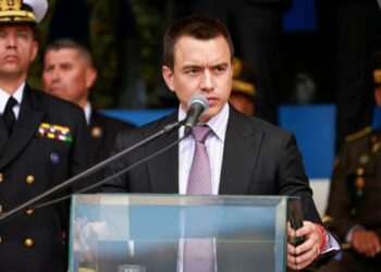 Daniel Noboa nombra a presidenta interina en Ecuador para poder hacer campaña
