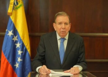 Edmundo González Urrutia arriba a Guatemala; se espera reunión con el presidente Bernardo Arévalo