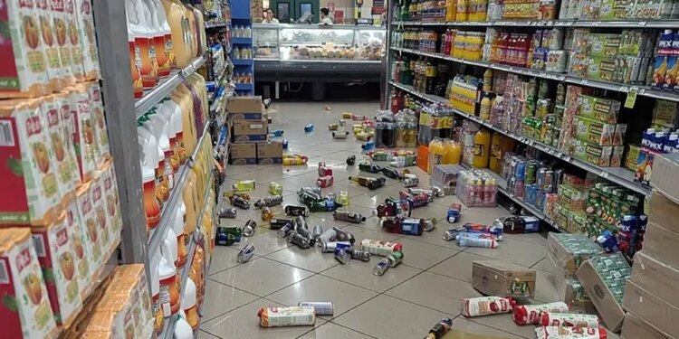 El Salvador suffers a 6.3 magnitude earthquake that is felt in several Central American countries