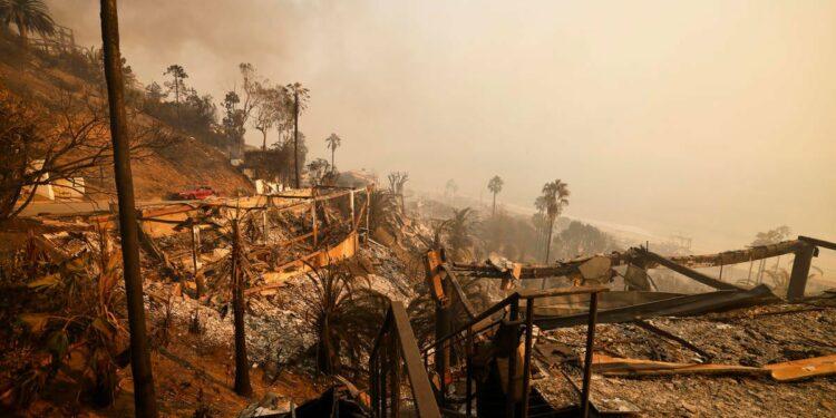 Fires in California decimate Los Angeles area, leave apocalyptic scenes: Live Updates