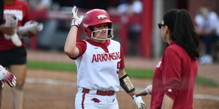 Hogs Check in at No. 10 in D1 Softball Preseason Top 25 Poll