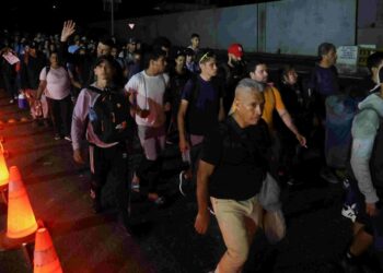 Honduras migrant caravan begins journey to U.S. border