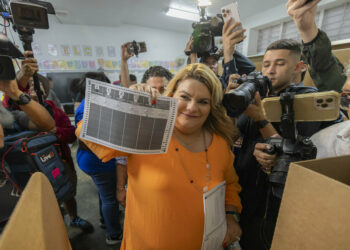 Jenniffer González is sworn in as Puerto Rico's new governor