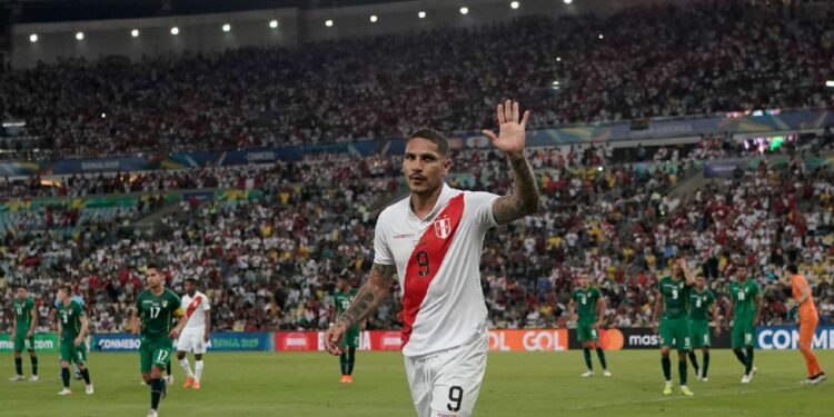 Los mejores momentos de Paolo Guerrero en la selección de Perú