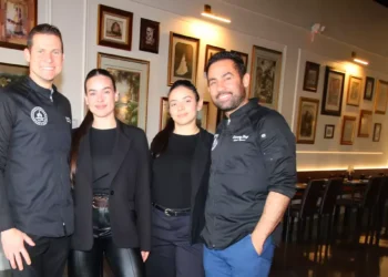 New Ahwatukee restaurant serves Italian dishes 'the American way'