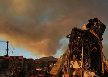 Palisades Fire expands east to Brentwood and Encino