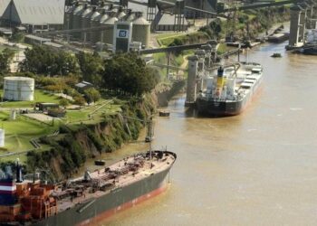 The Hidrovía Paraná-Paraguay waterway.