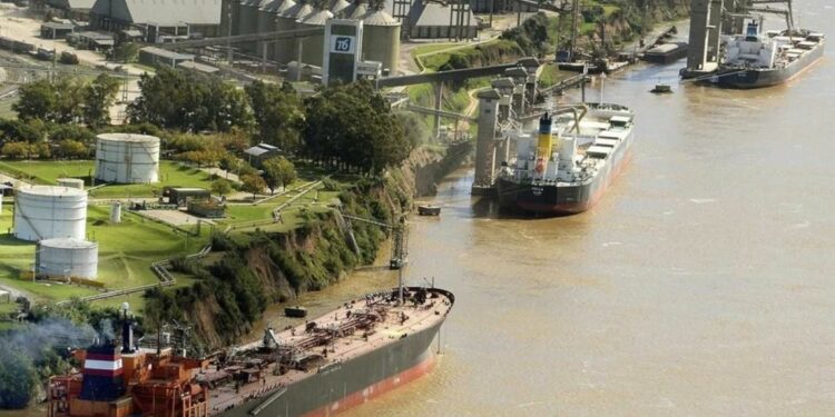 The Hidrovía Paraná-Paraguay waterway.