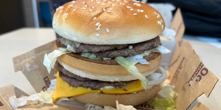 These restaurants are open, closed on New Year's Eve 2024 in Arizona