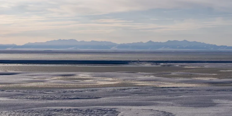 Trump to sign executive order supporting oil and gas drilling in Alaska