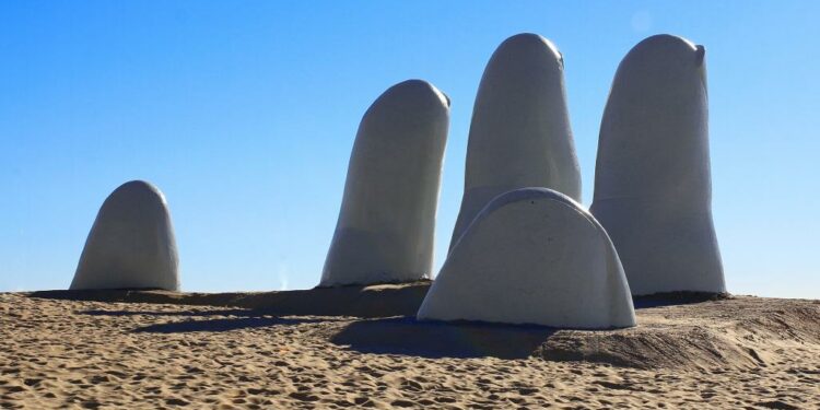 Uruguay aviation: Punta del Este, Uruguay, seeks airlines to match its star-studded clientele