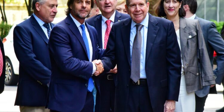 Uruguay califica posesión de Maduro como "dÃa sombrÃo para América Latina y el mundo"