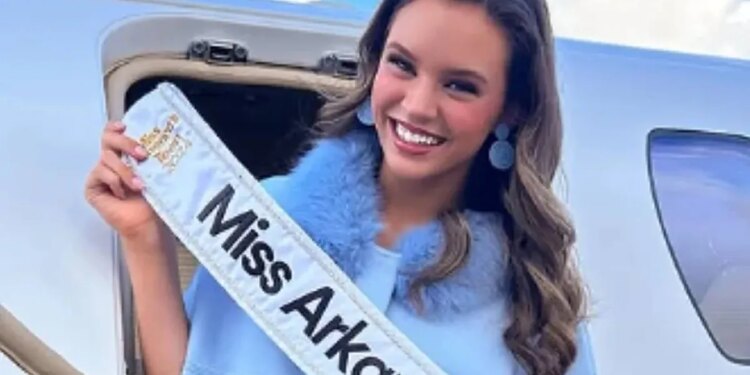 Who is Peyton Bolling, winner of Miss America's Teen 2025, and how much money will she receive?