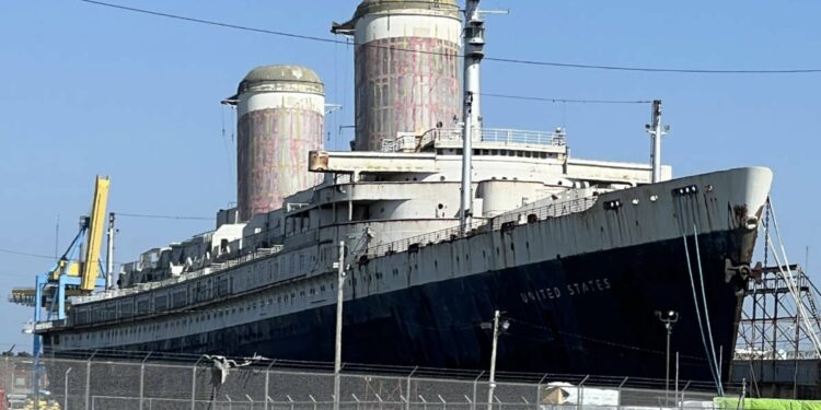 A Loving Goodbye to America's Flagship on Valentine's Day