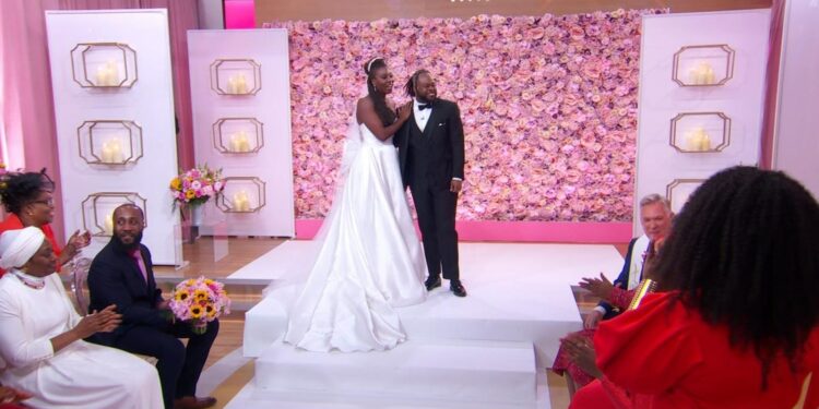 Couple gets engaged, married live on 'Good Morning America'