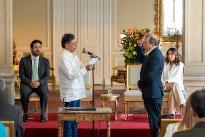 Gustavo Petro le toma posesión a Jorge Rojas como director del Dapre, el 29 de enero de 2025.