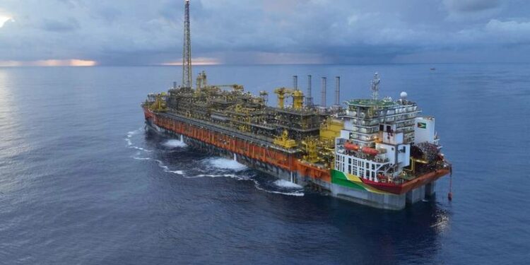 ExxonMobil Targets 180,000 bpd of Oil at Guyana’s Hammerhead Project