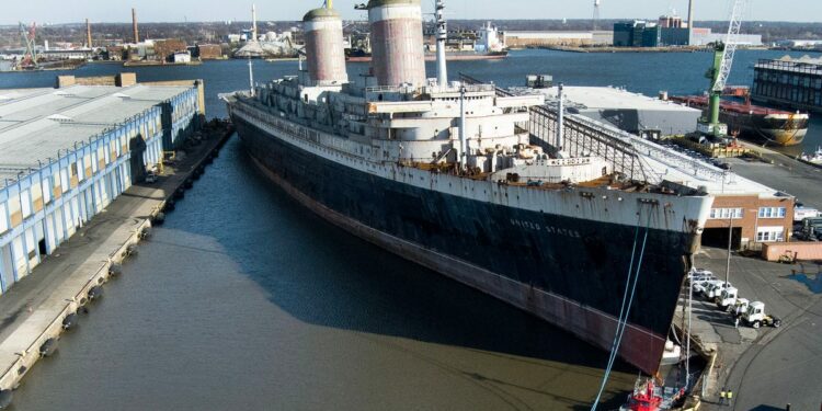 Ocean liner SS United States set to leave pier, closing NJ bridges