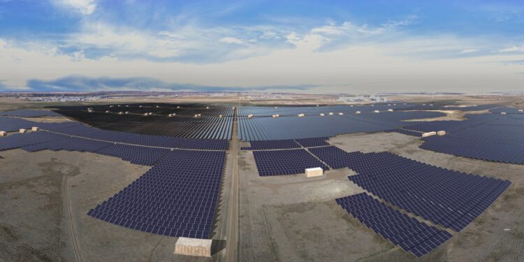 North America’s Largest Solar Plant Is Taking Shape. Yep, in Canada. – Mother Jones