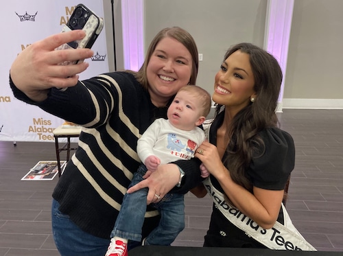 Miss America 2025 autograph party